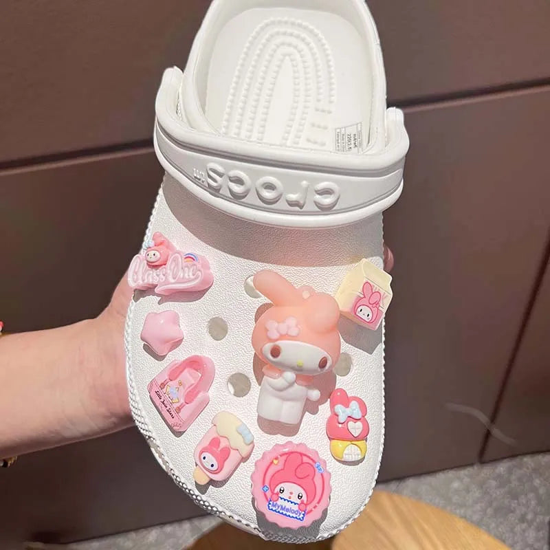 New Sanrio Kuromi Cinnamoroll Melody Pochacco Pompompurin LED Accessories Hole Slipper Buckles Set Cartoon Kawaii Gifts