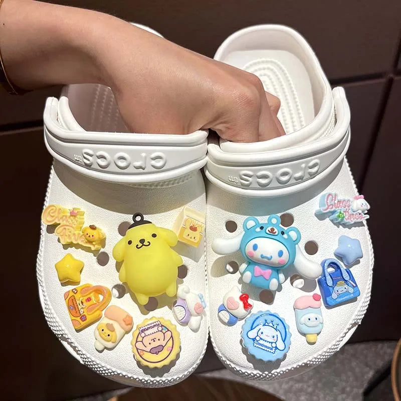 New Sanrio Kuromi Cinnamoroll Melody Pochacco Pompompurin LED Accessories Hole Slipper Buckles Set Cartoon Kawaii Gifts