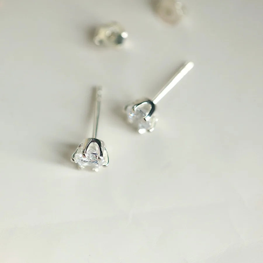 925 Sterling Silver Electroplated 18K Gold Simple Single Zircon Earrings for Women Temperament Classic Jewelry Accessories