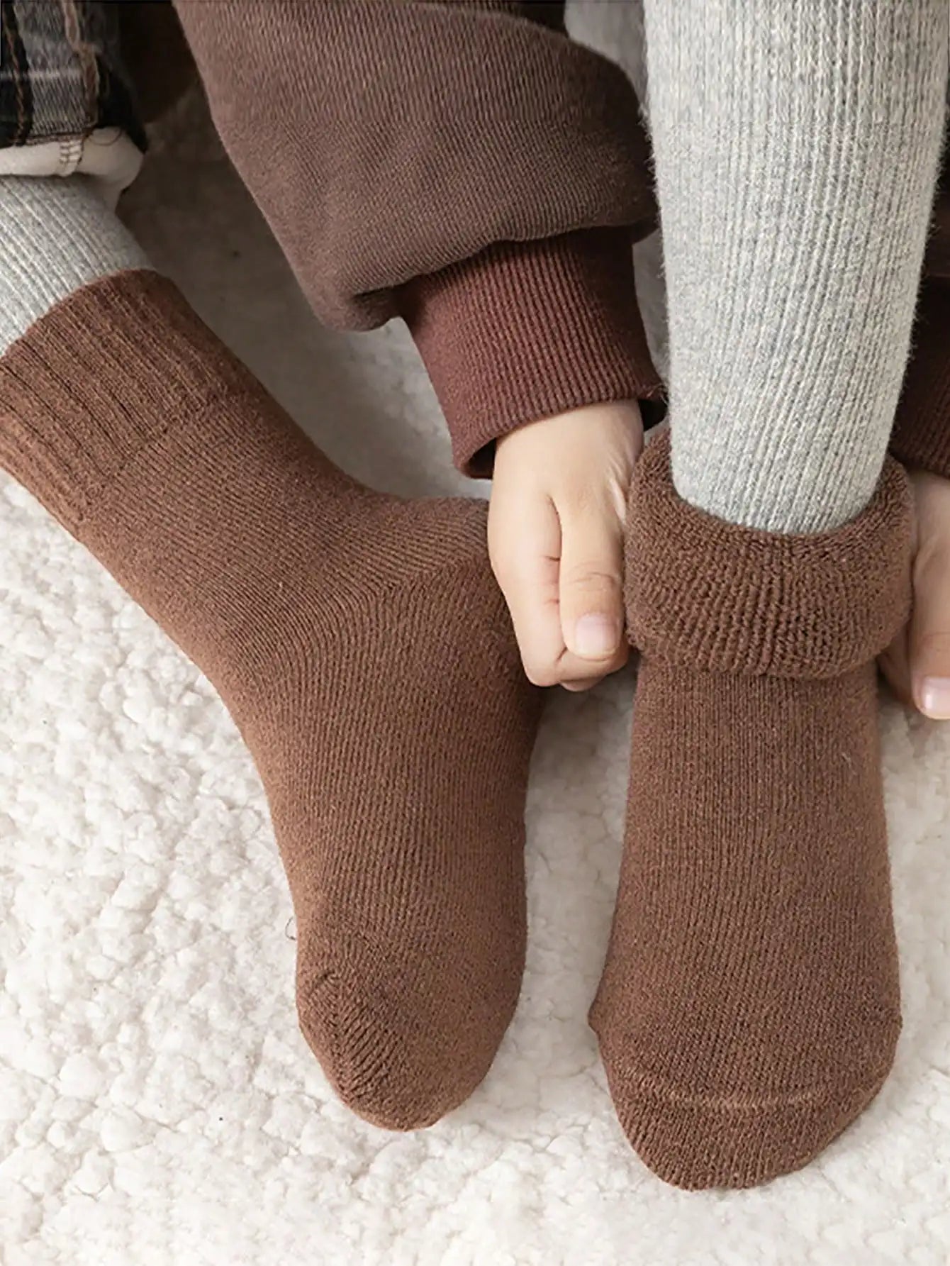 5 Pairs of Children's Thick Terry Socks with Letter Print, Warm and Fleece-Lined Mid-Calf Length Baby Glove Socks.