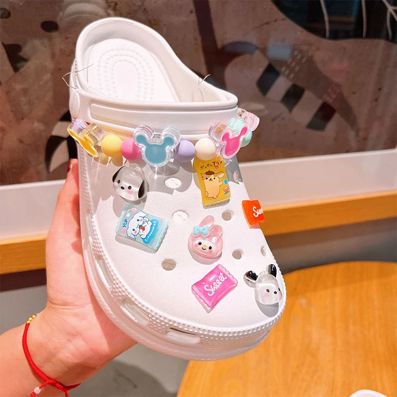 New Sanrio Kuromi Cinnamoroll Melody Pochacco Pompompurin LED Accessories Hole Slipper Buckles Set Cartoon Kawaii Gifts