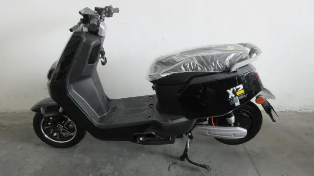 Introducing our highly anticipated 2025 model: a high-performance electric racing motorcycle, available with 40A and 50A power options, offered at a competitive factory price.