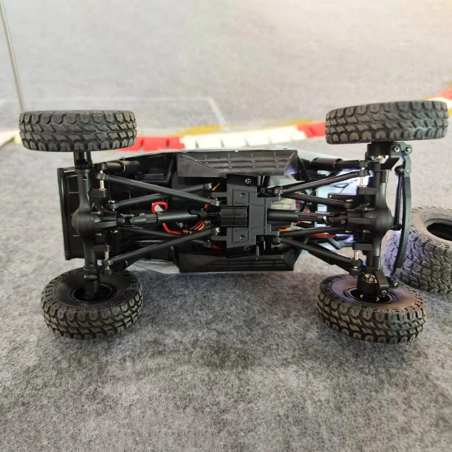 LDRC LD18499 1:18 4x4 4WD RC Car Remote Control Climbing Toy Vehicle Model for Boys Gift Off-Road Capable Scale Toy Car