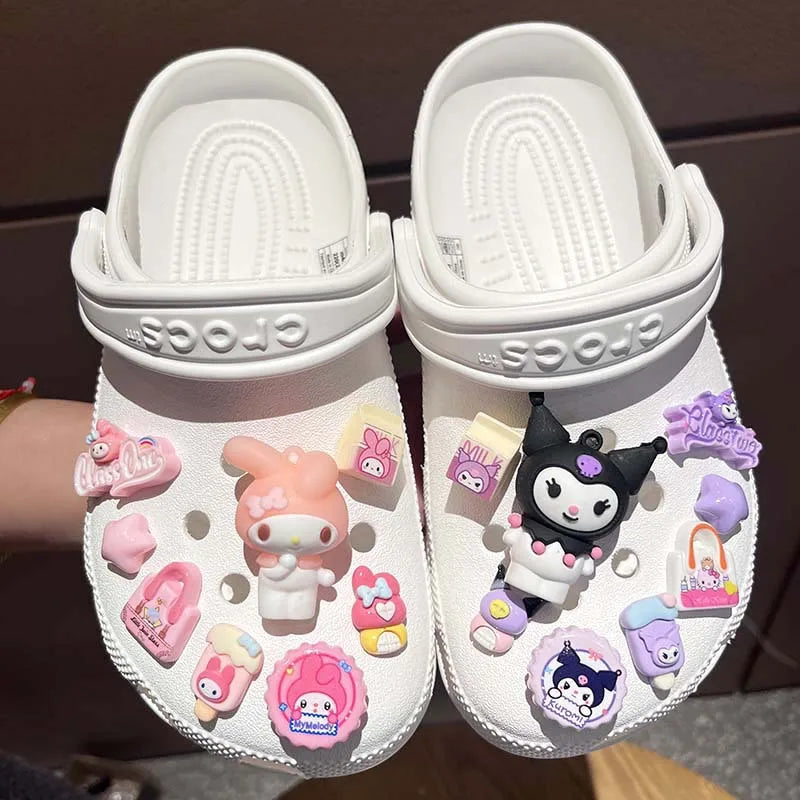 New Sanrio Kuromi Cinnamoroll Melody Pochacco Pompompurin LED Accessories Hole Slipper Buckles Set Cartoon Kawaii Gifts