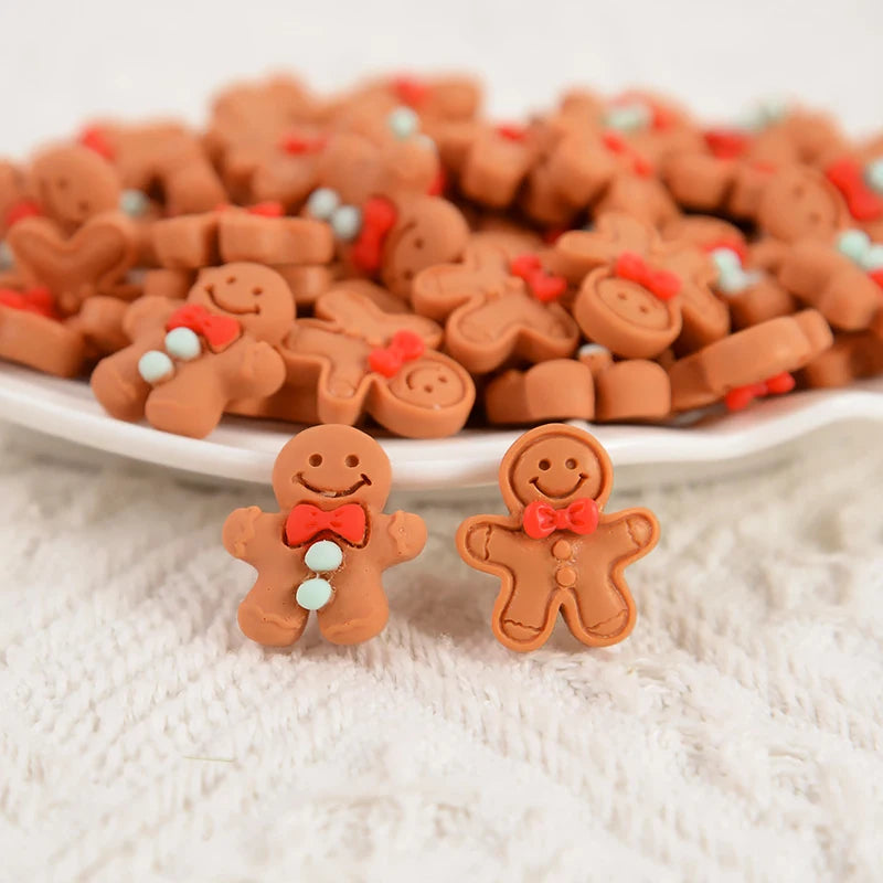 10/20Pcs Mini Gingerbread Man Resin Ornaments Christmas Decoration Flatback Cabochon Figurine Scrapbook DIY Jewelry Accessories